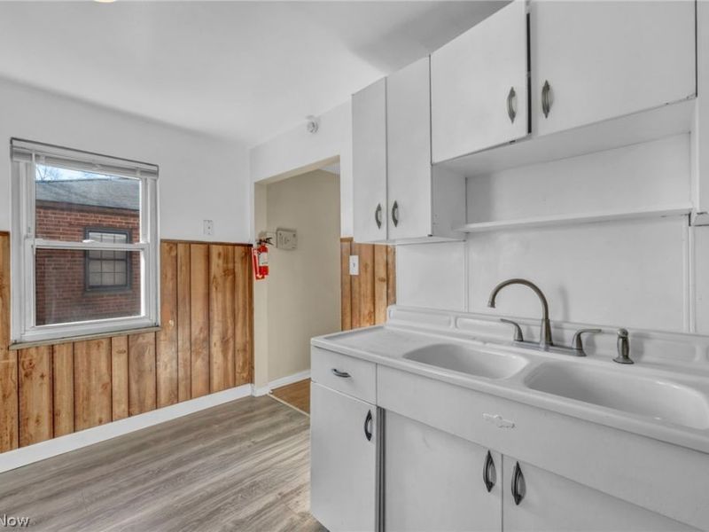 275 E 200th Street , Euclid, OH 44119 Photo 13