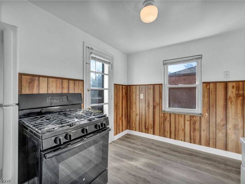 275 E 200th Street , Euclid, OH 44119 Photo 14