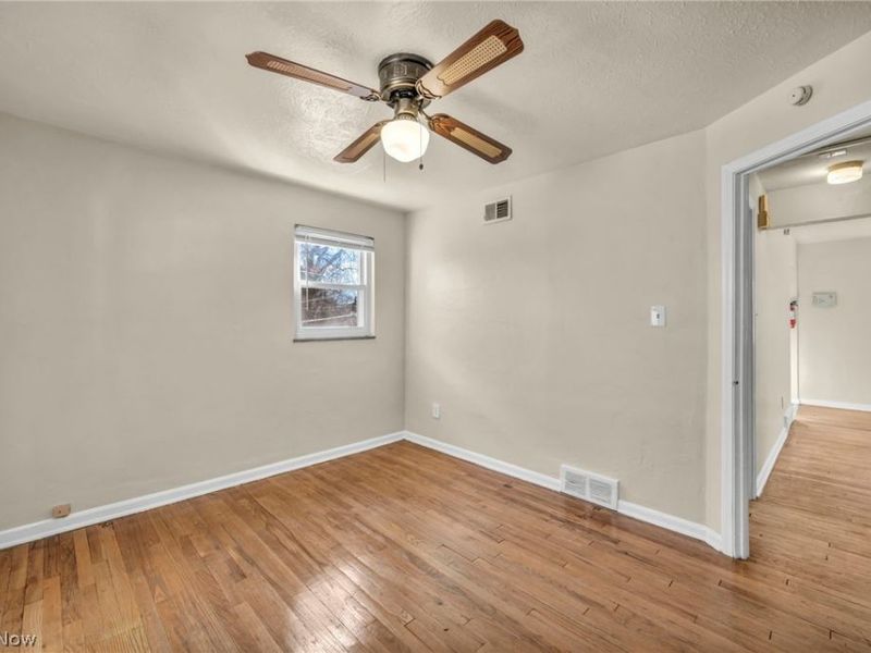 275 E 200th Street , Euclid, OH 44119 Photo 16