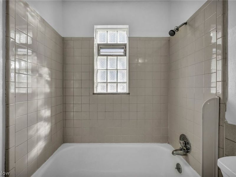 275 E 200th Street , Euclid, OH 44119 Photo 25