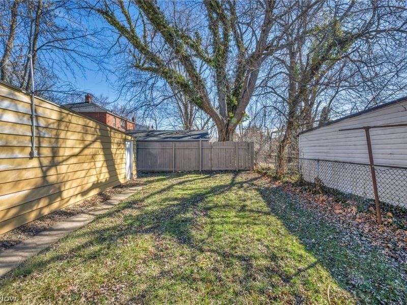 275 E 200th Street , Euclid, OH 44119 Photo 31