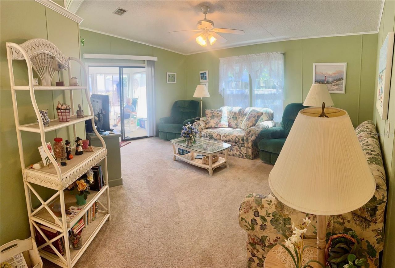 4372 Whiting Way , Edgewater, FL 32141 Photo