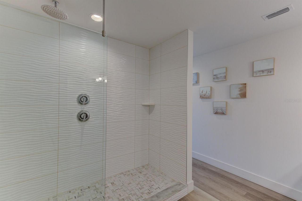 15305 1st Street E, Unit 202, Madeira Beach, FL 33708 Photo