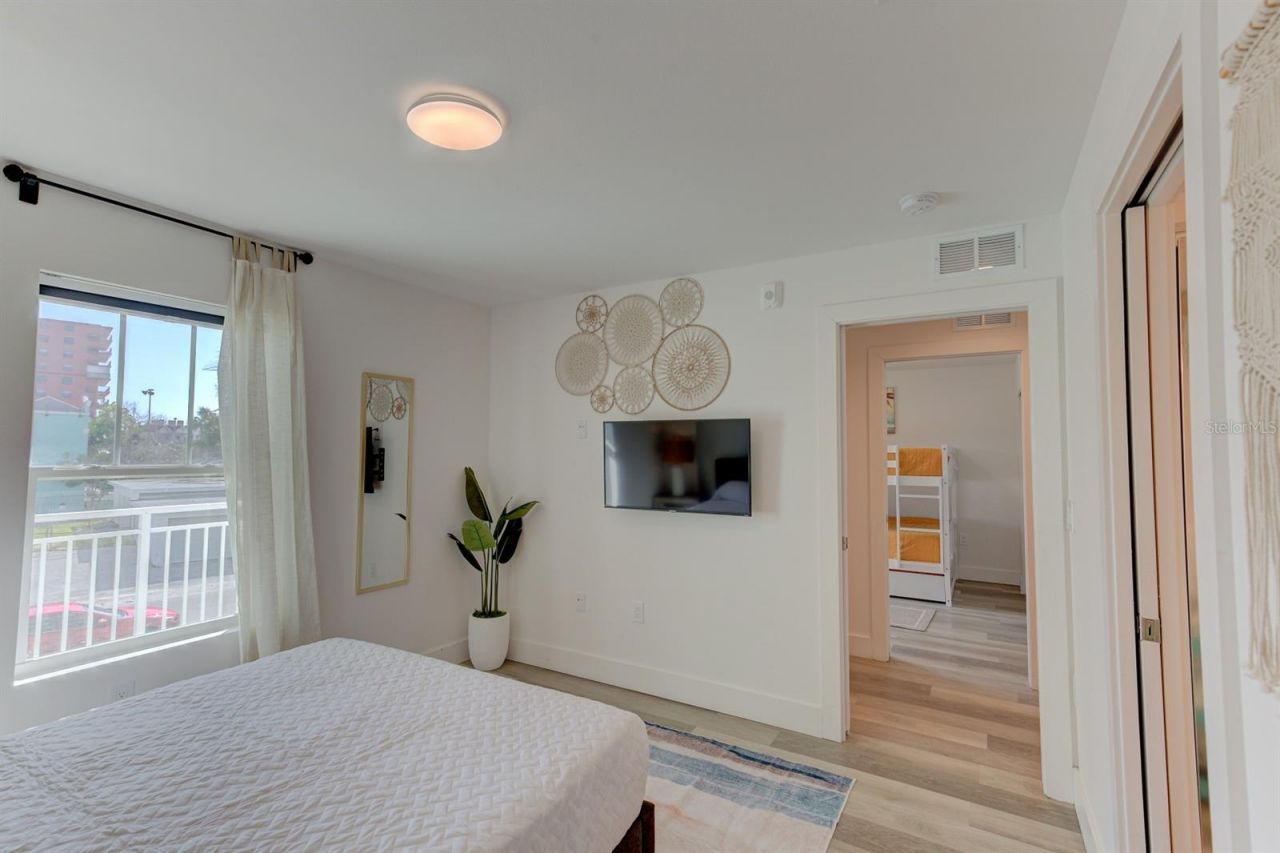 15305 1st Street E, Unit 202, Madeira Beach, FL 33708 Photo