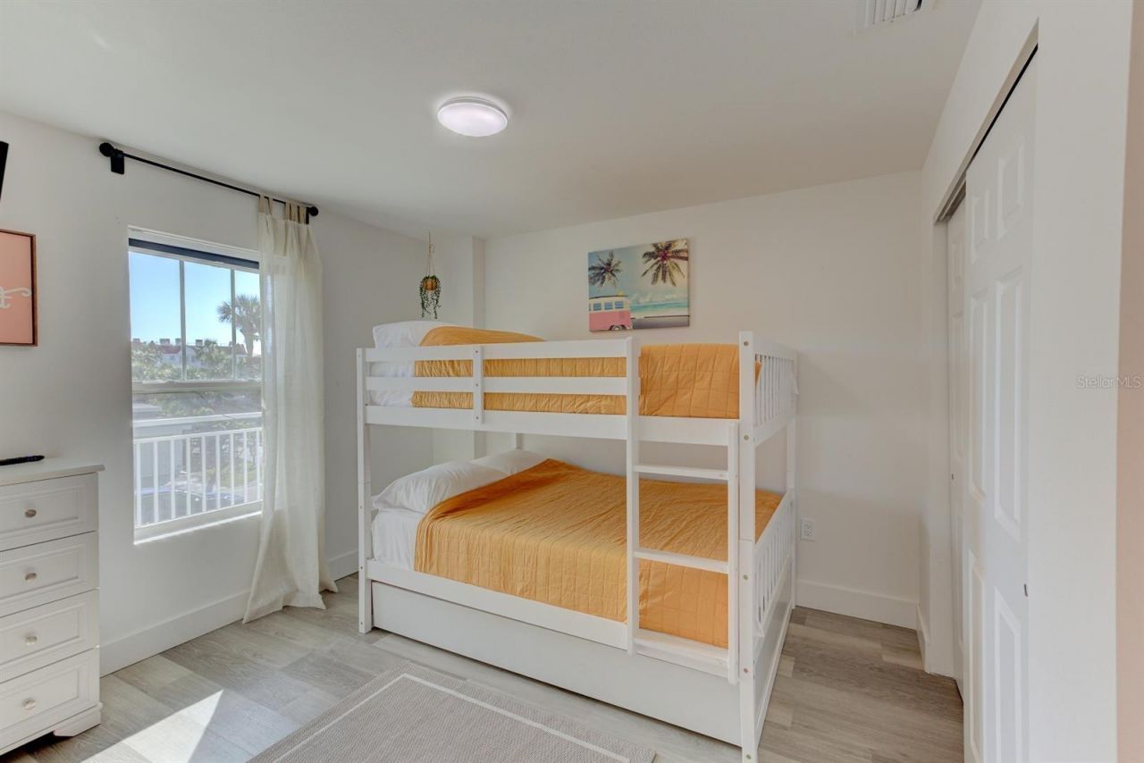 15305 1st Street E, Unit 202, Madeira Beach, FL 33708 Photo