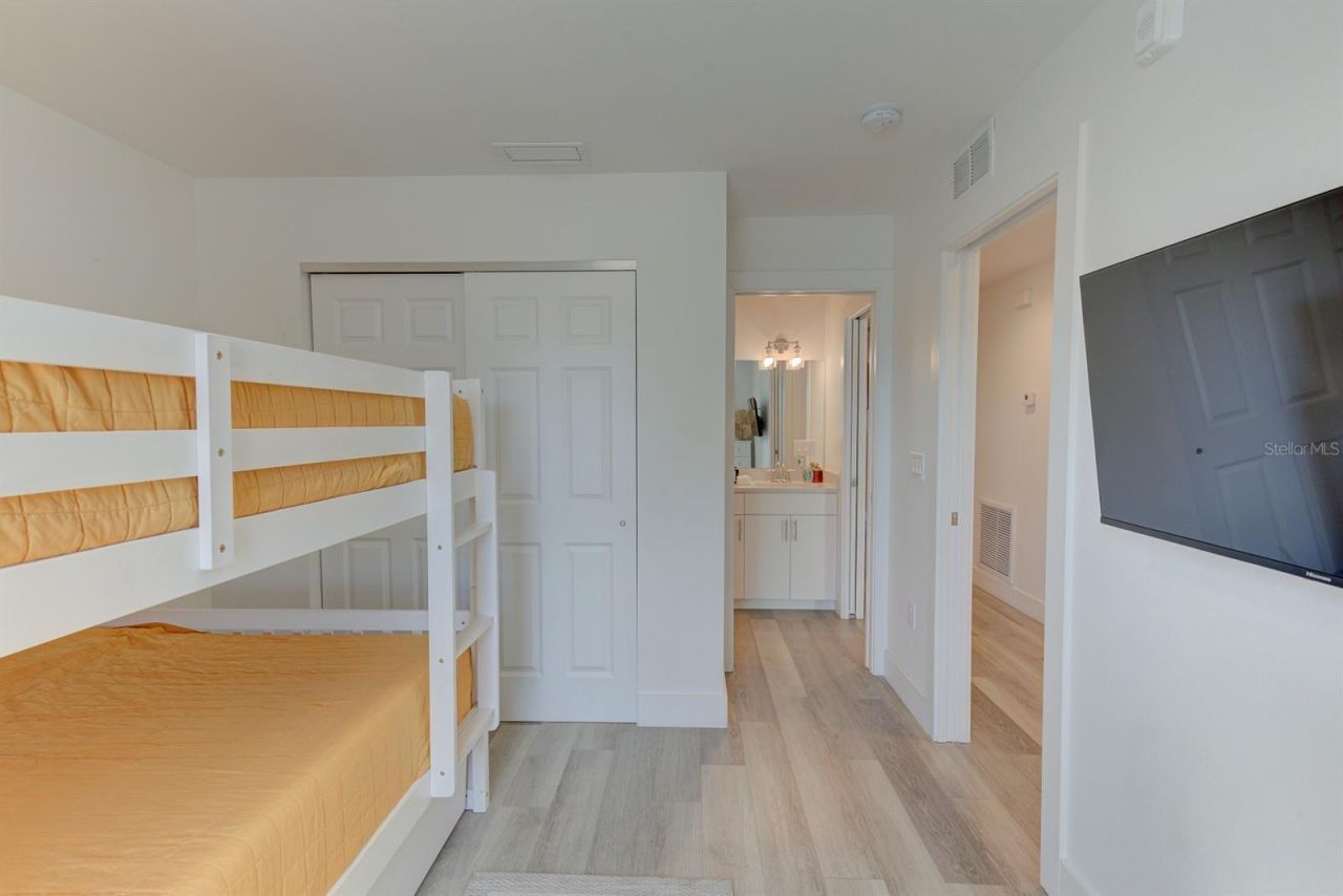 15305 1st Street E, Unit 202, Madeira Beach, FL 33708 Photo