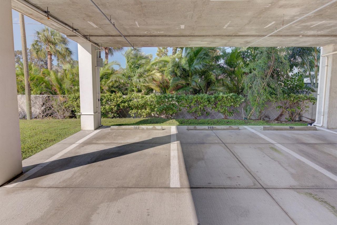 15305 1st Street E, Unit 202, Madeira Beach, FL 33708 Photo