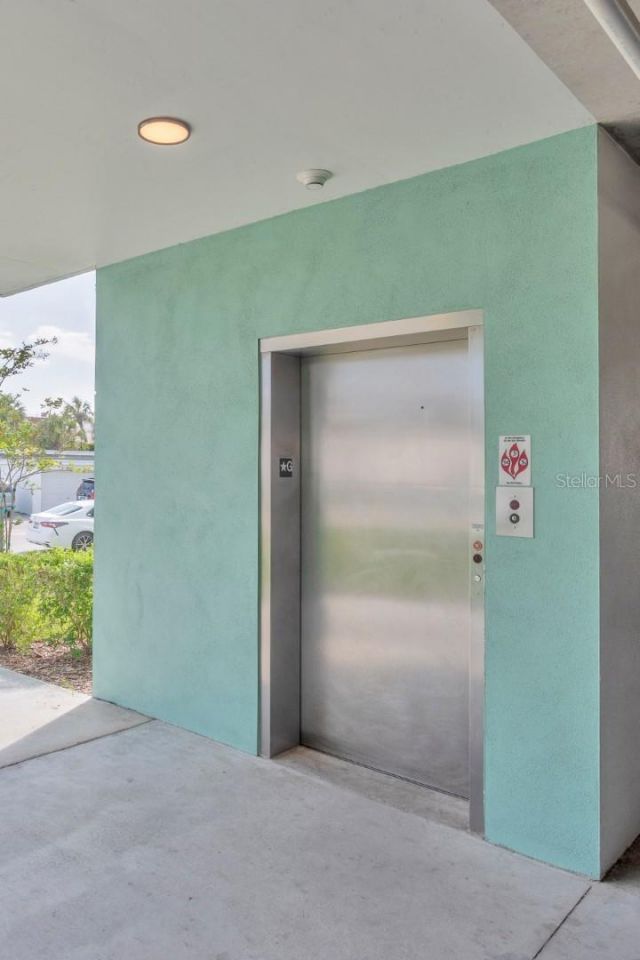 15305 1st Street E, Unit 202, Madeira Beach, FL 33708 Photo