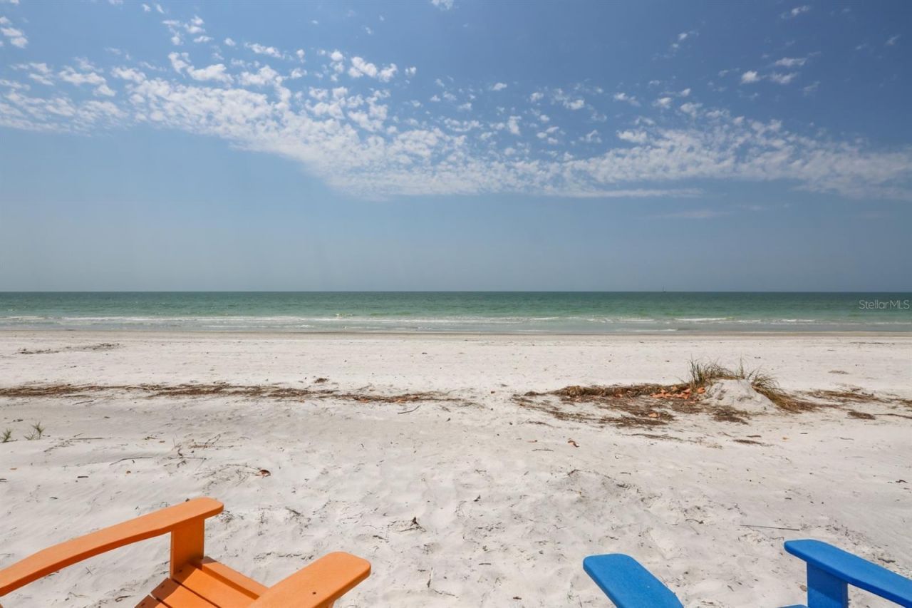 15305 1st Street E, Unit 202, Madeira Beach, FL 33708 Photo