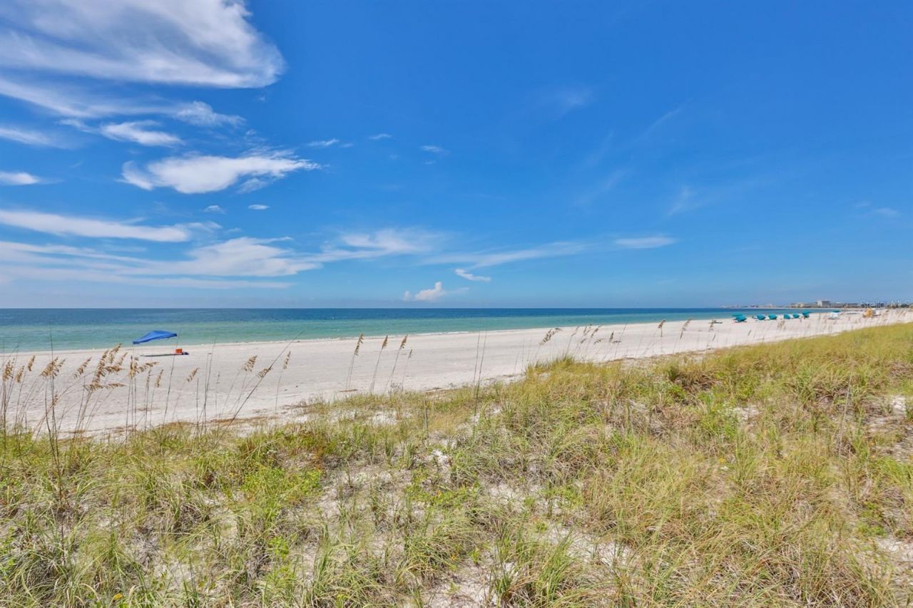 15305 1st Street E, Unit 202, Madeira Beach, FL 33708 Photo
