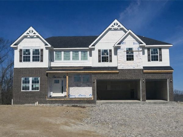 159 Victoria Dr, Moon Township, PA 15108