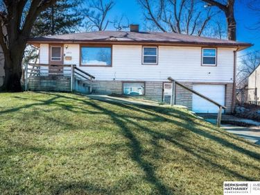 6724 N 37th Street, Omaha, NE 68112
