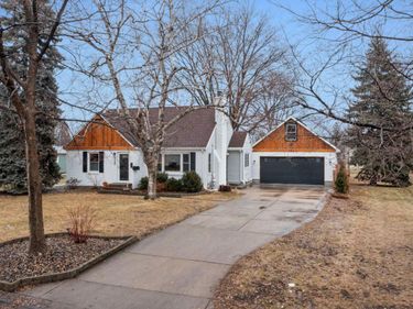 133 19th Avenue S, Hopkins, MN 55343
