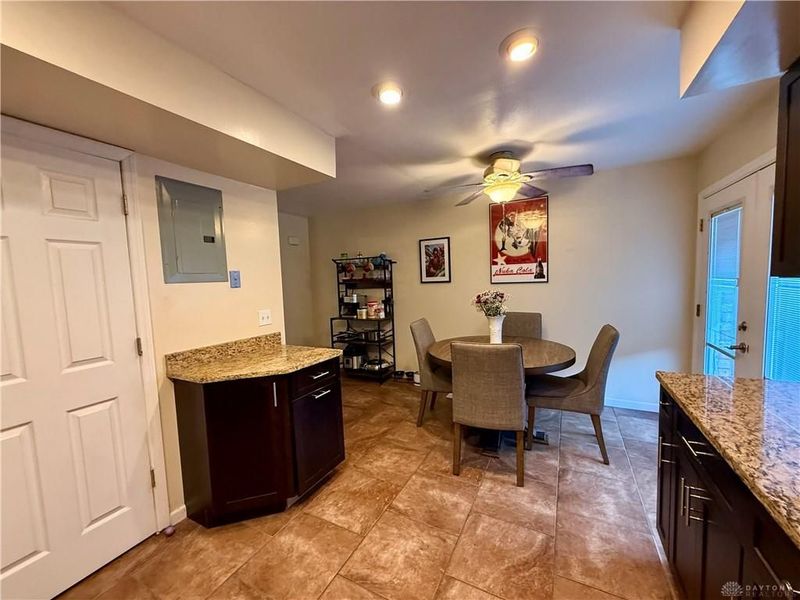 2215 Crew Circle, West Carrollton, OH 45439 Photo 5