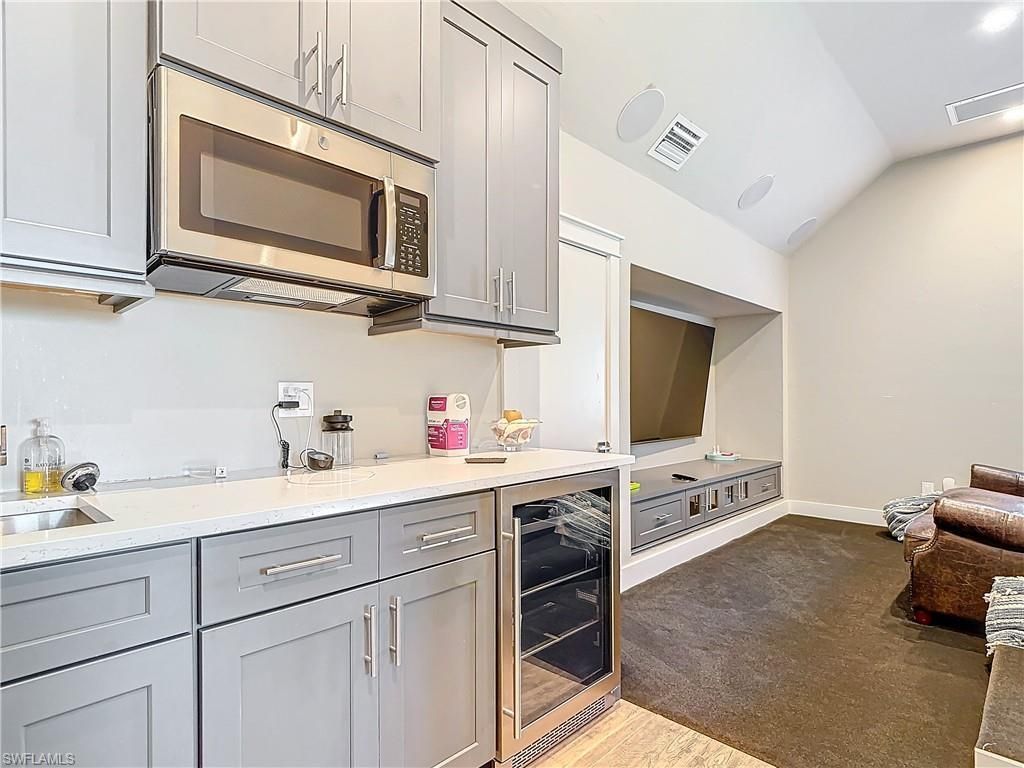 750 Periwinkle Way , Sanibel, FL 33957 Photo