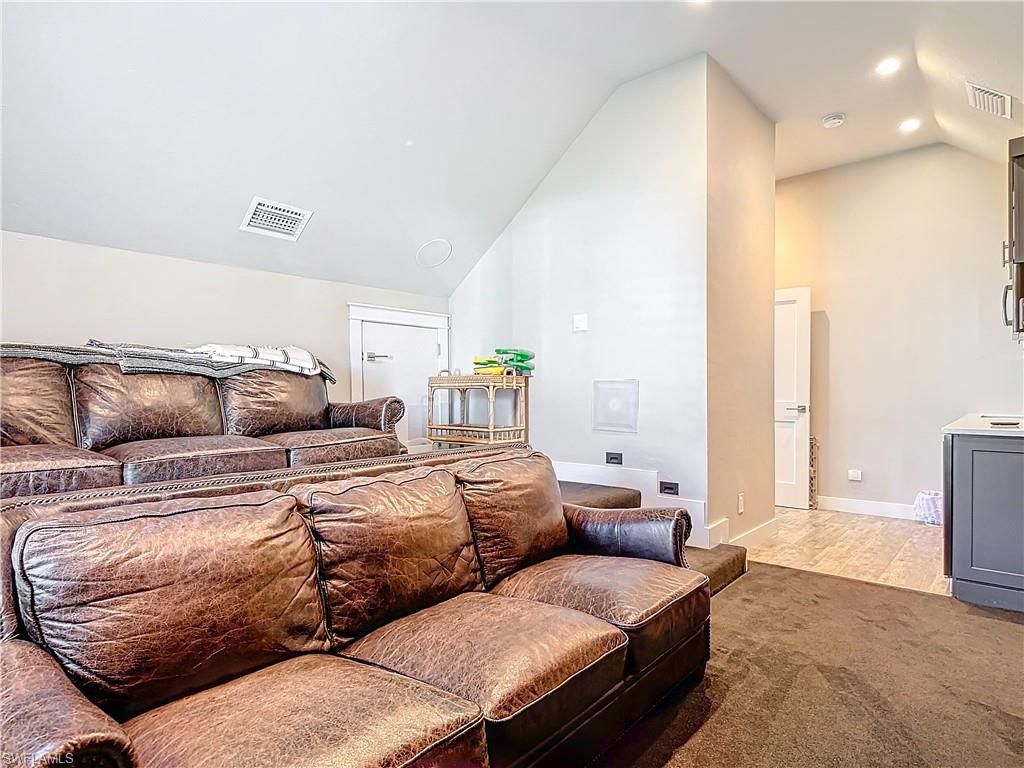 750 Periwinkle Way , Sanibel, FL 33957 Photo