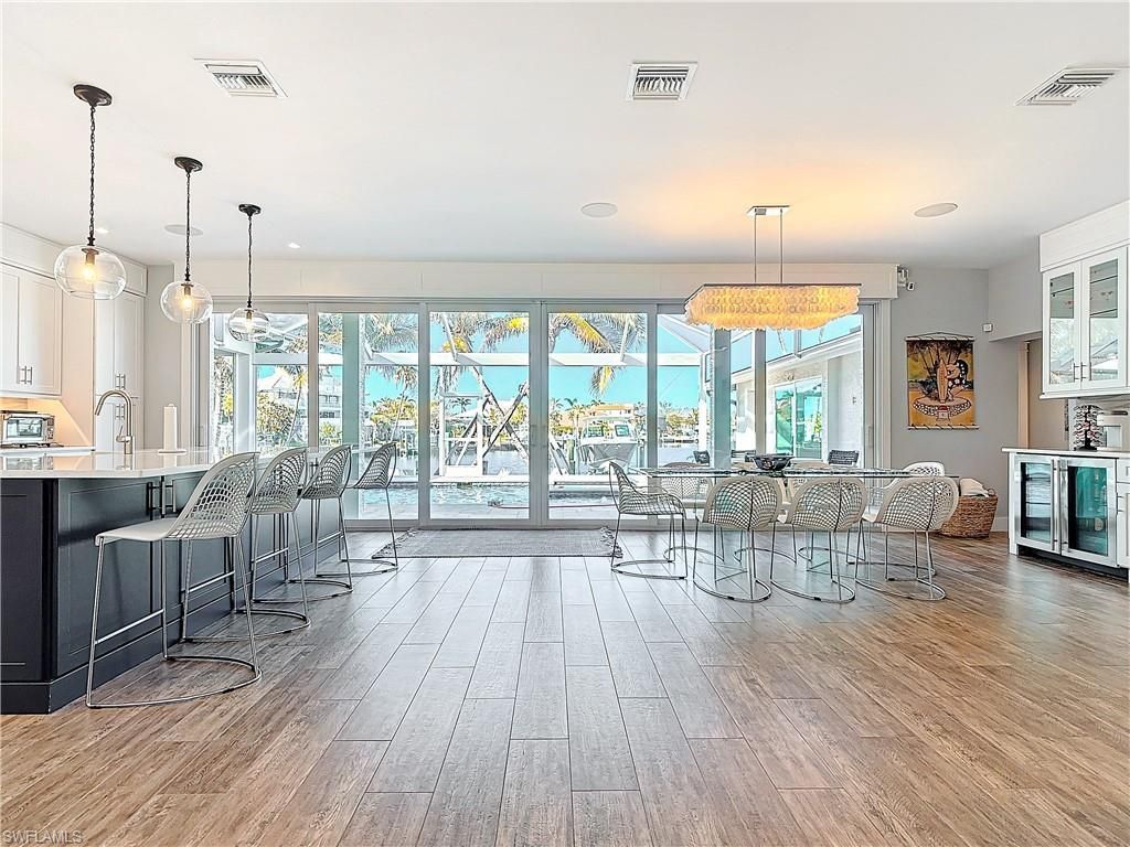 750 Periwinkle Way, Sanibel, FL 33957 Photo