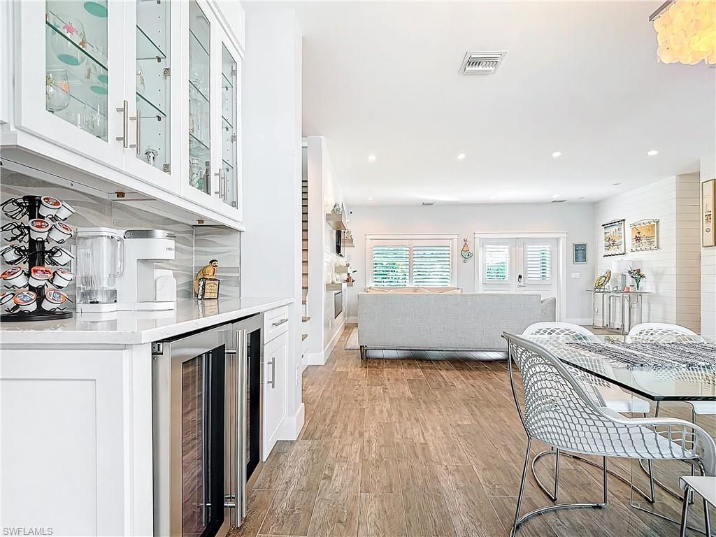 750 Periwinkle Way, Sanibel, FL 33957 Photo