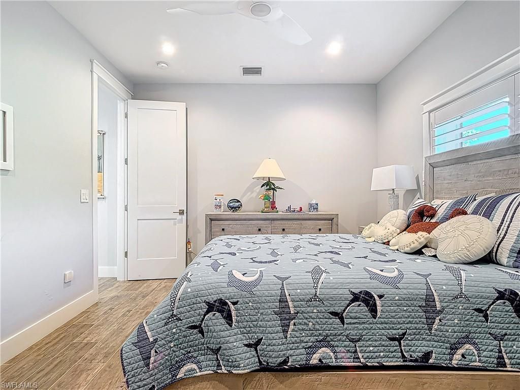 750 Periwinkle Way, Sanibel, FL 33957 Photo