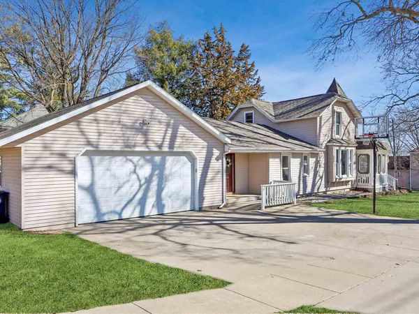 608 Chatham Street, Williamsburg, IA 52361