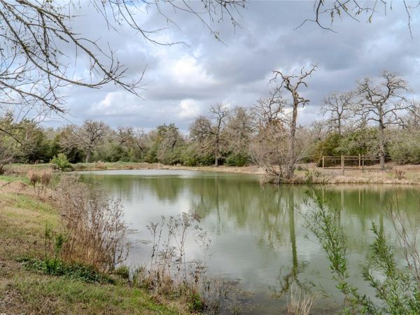 7519 Silvermine RD, Harwood, TX 78632