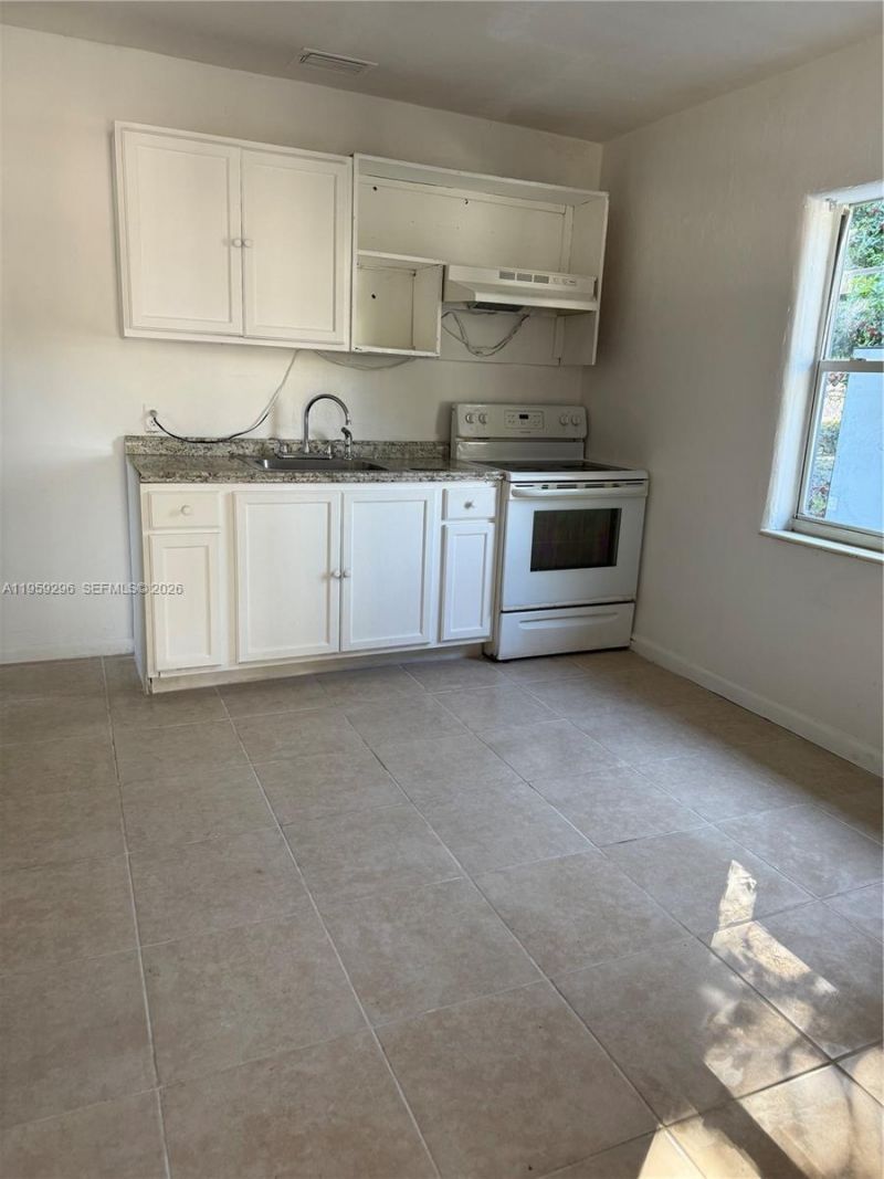 2530 NW 82 St, Unit 1, Miami, FL 33147 Photo