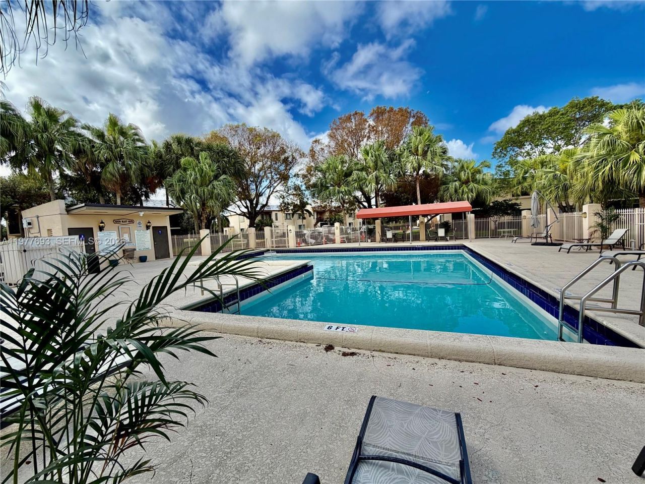 16481 Blatt Blvd, Unit 102, Weston, FL 33326 Photo