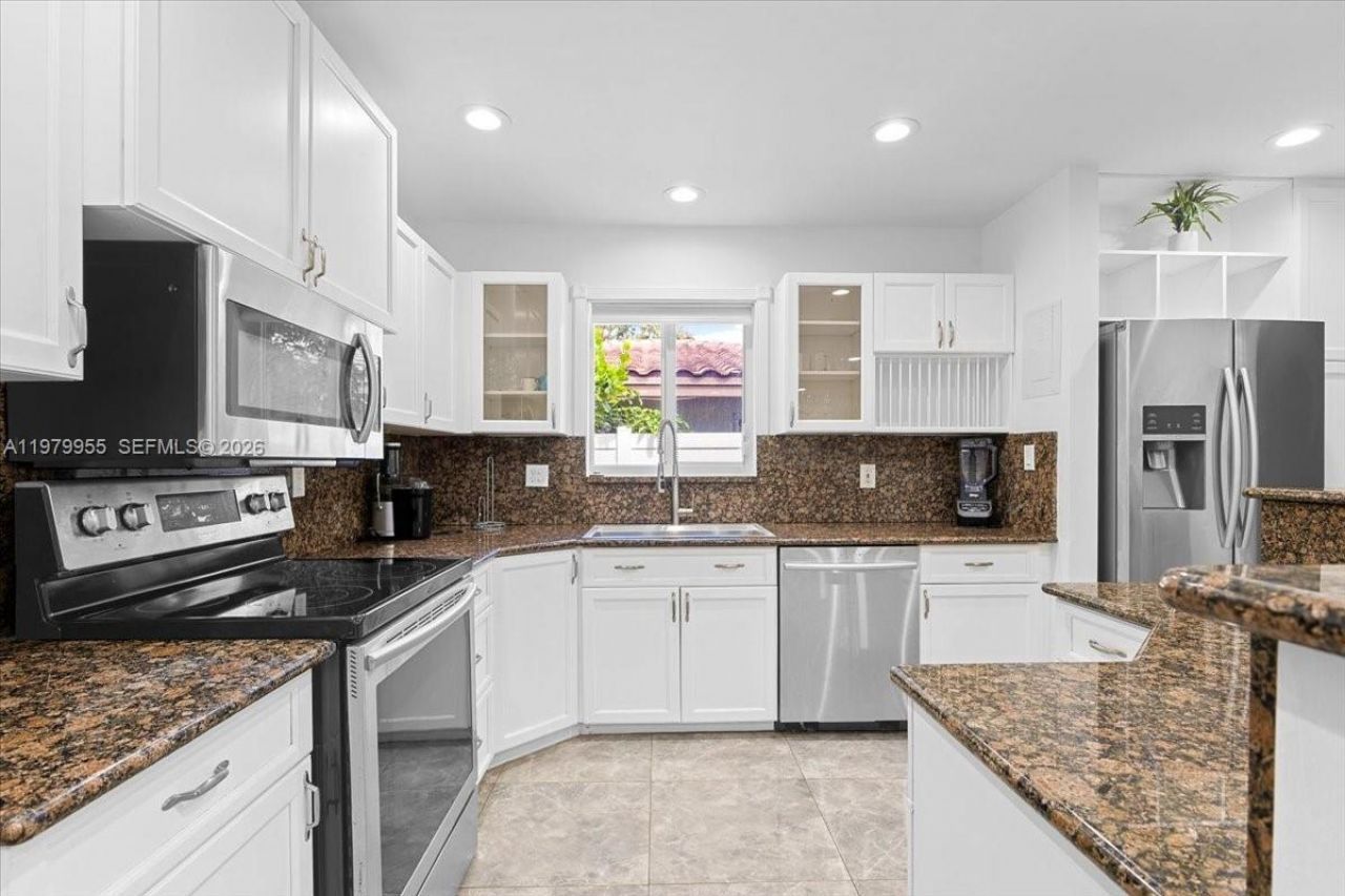 2925 Coral Shores Dr , Unit 2925, Fort Lauderdale, FL 33306 Photo