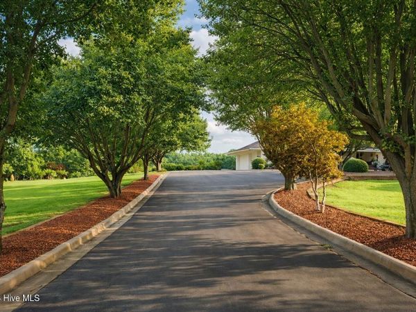 474 E Barefoot Road, Newton Grove, NC 28366