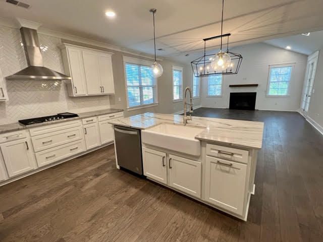 710 Spark Street Photo 8