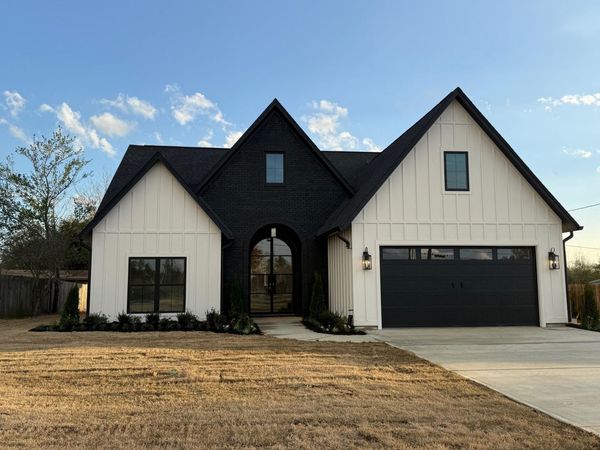 1201 Eugene St., Tupelo, MS 38804