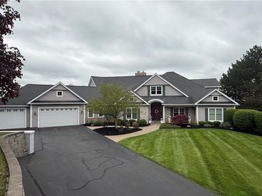 29 Foxboro Lane, Fairport, NY 14450