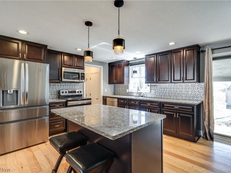 6814 Skylane Street NW, North Canton, OH 44720 Photo 11