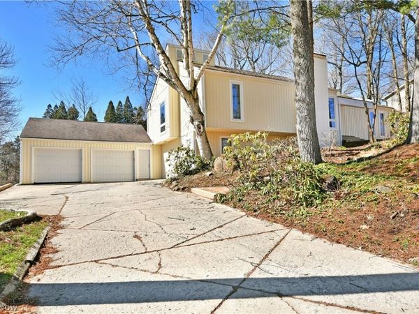 6152 Southern Hills Court , Canfield, OH 44406