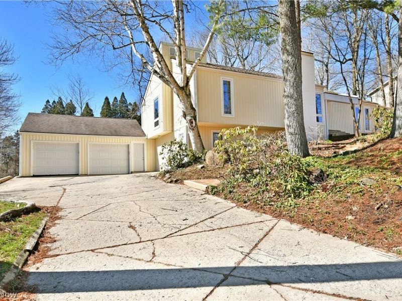 6152 Southern Hills Court , Canfield, OH 44406 Photo 1