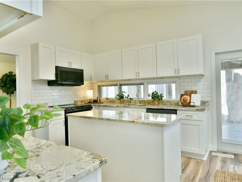 6152 Southern Hills Court , Canfield, OH 44406 Photo 19