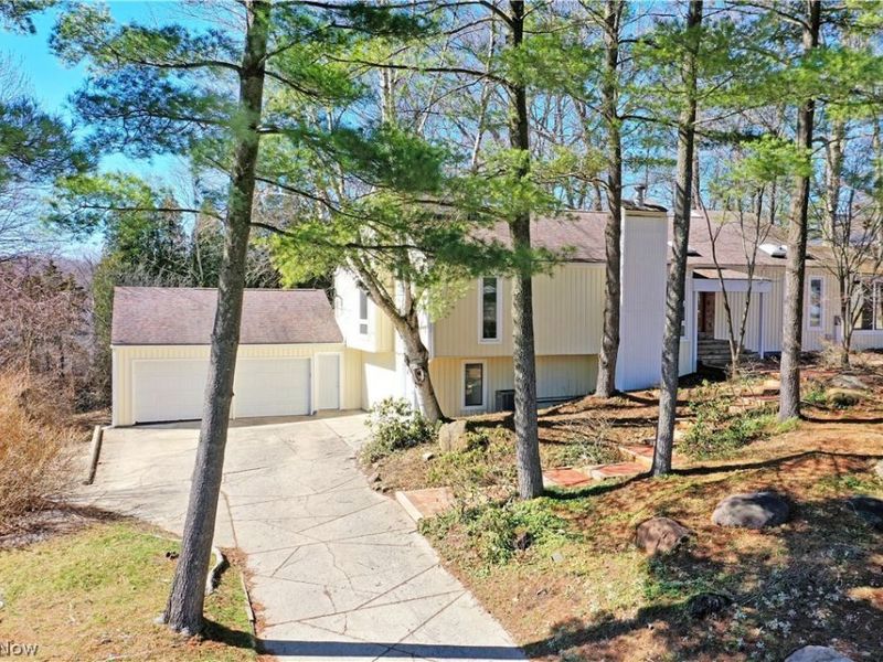 6152 Southern Hills Court , Canfield, OH 44406 Photo 2