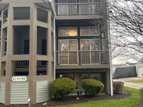 1099 Riverside Dr, Unit H, Beaver, PA 15009