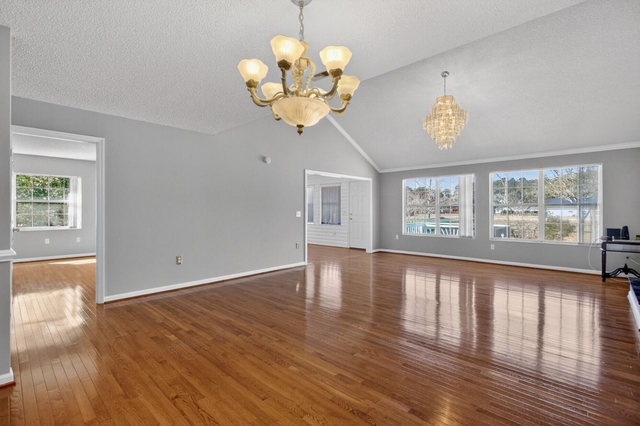 100 Hazel Drive Photo 11