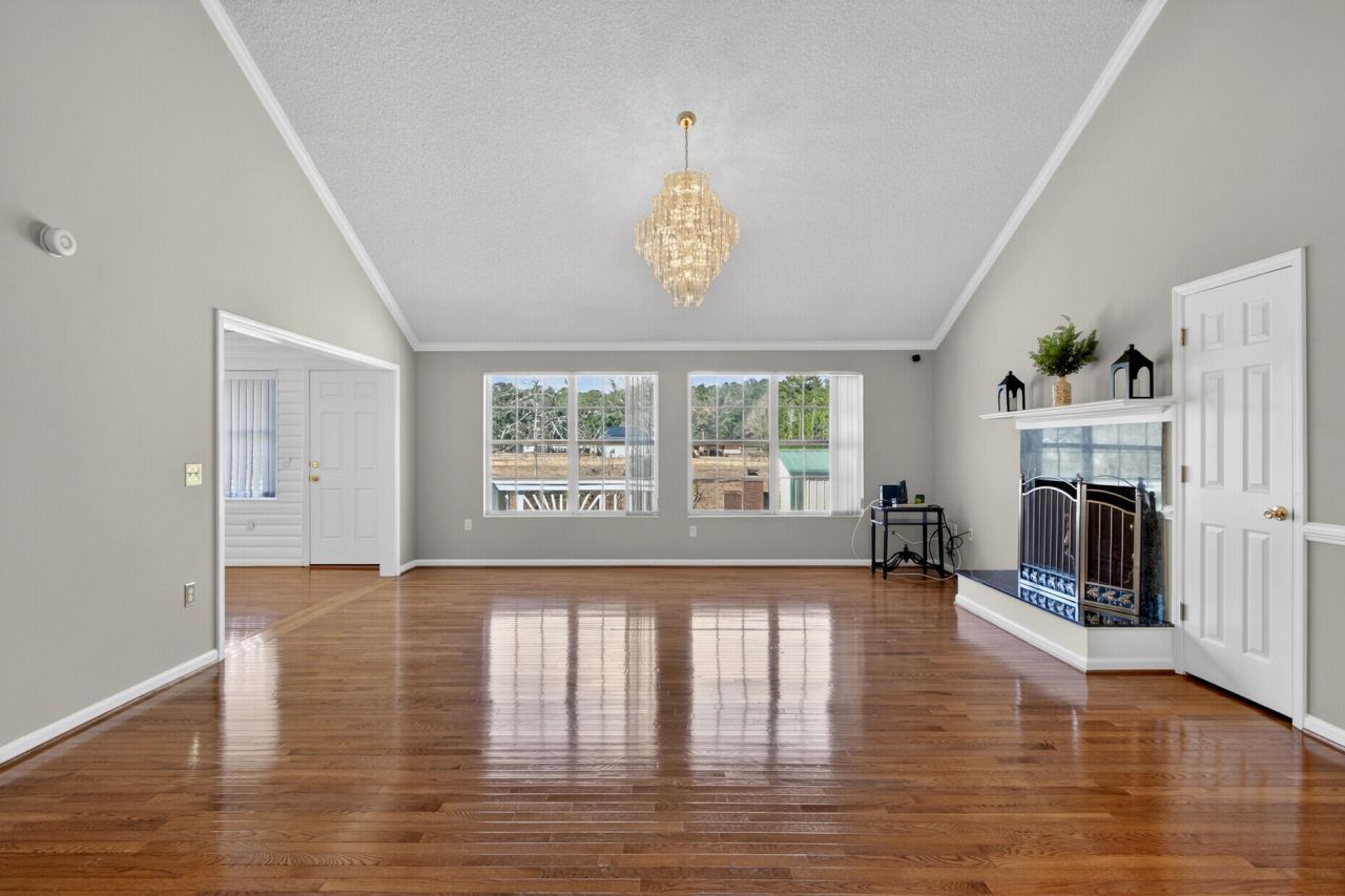 100 Hazel Drive Photo 12