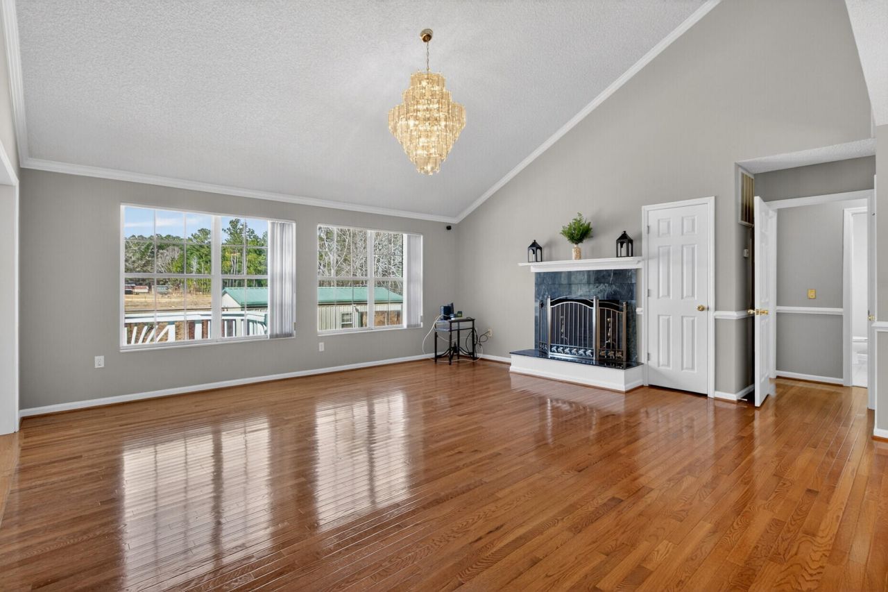 100 Hazel Drive Photo 14