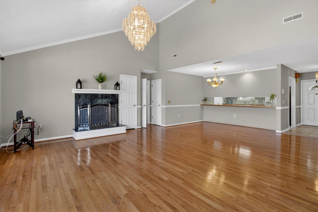 100 Hazel Drive Photo 15