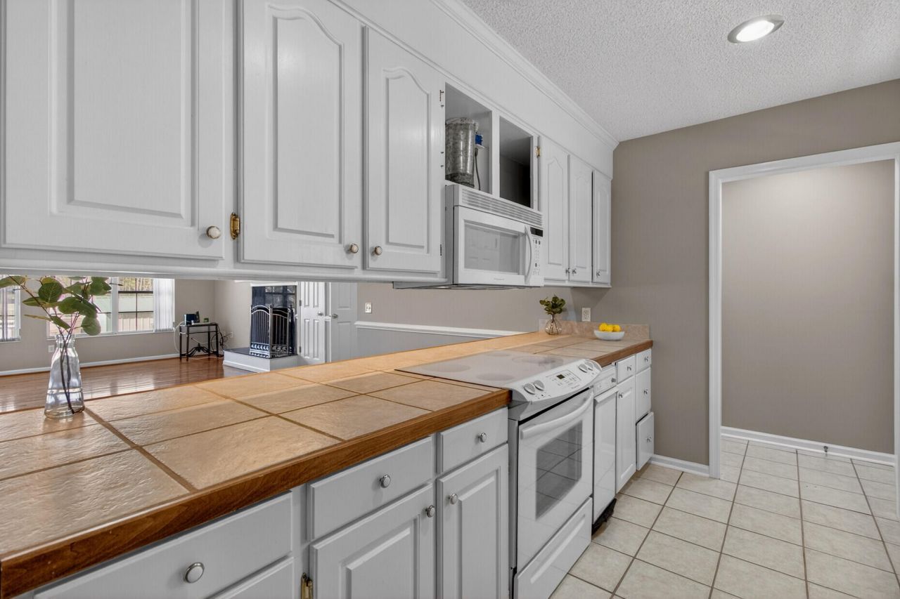 100 Hazel Drive Photo 17