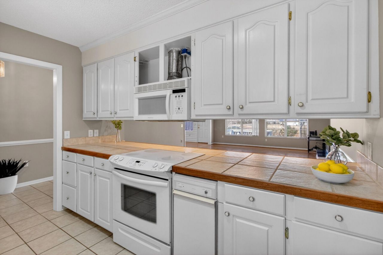 100 Hazel Drive Photo 18