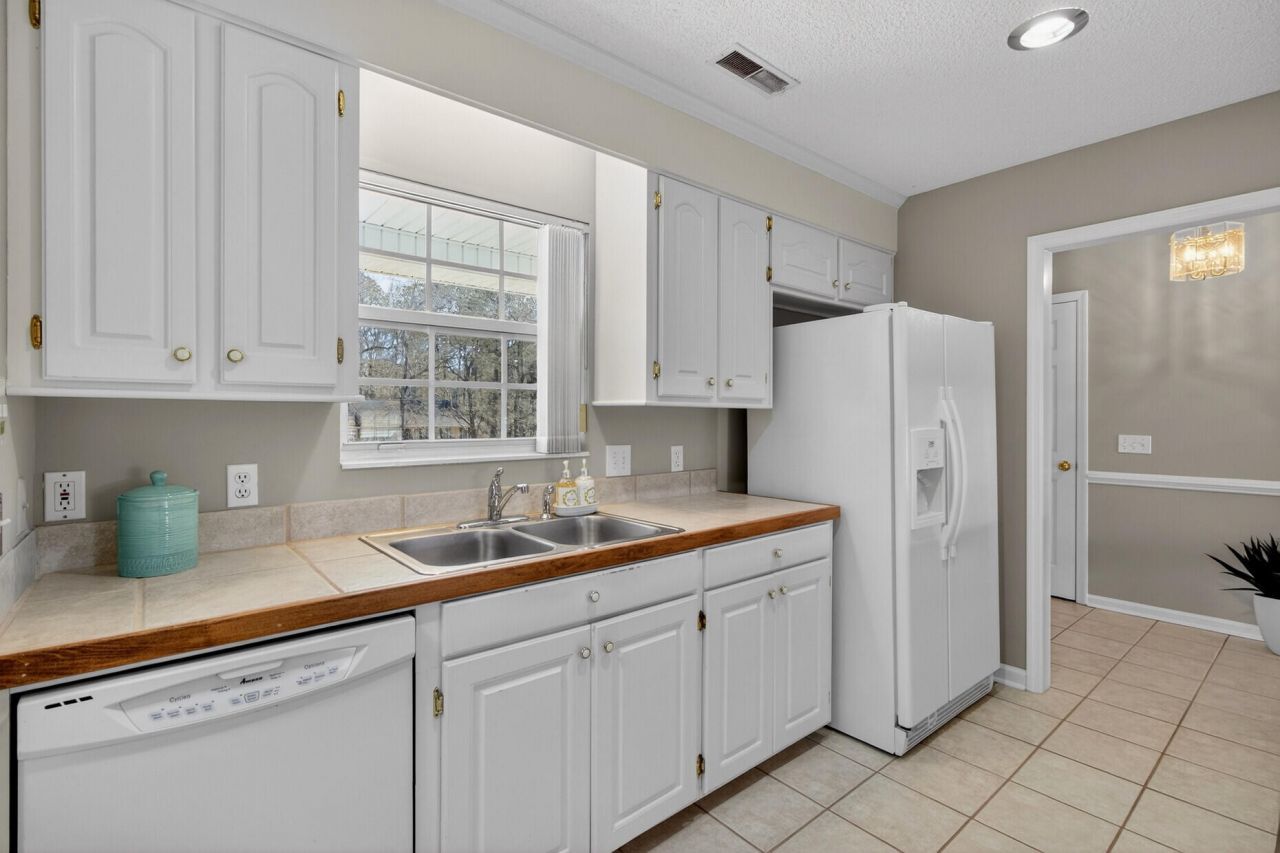 100 Hazel Drive Photo 19