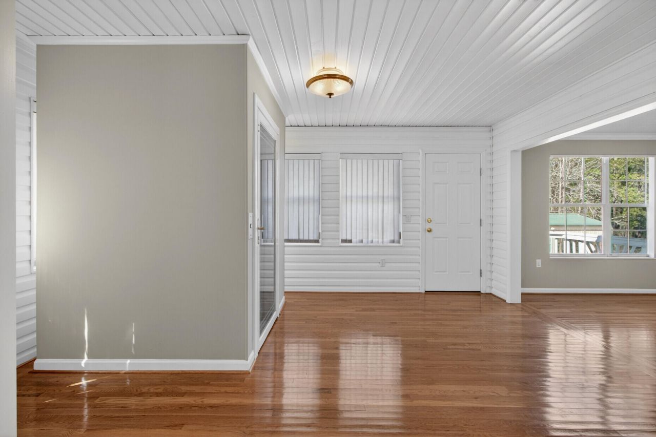 100 Hazel Drive Photo 23