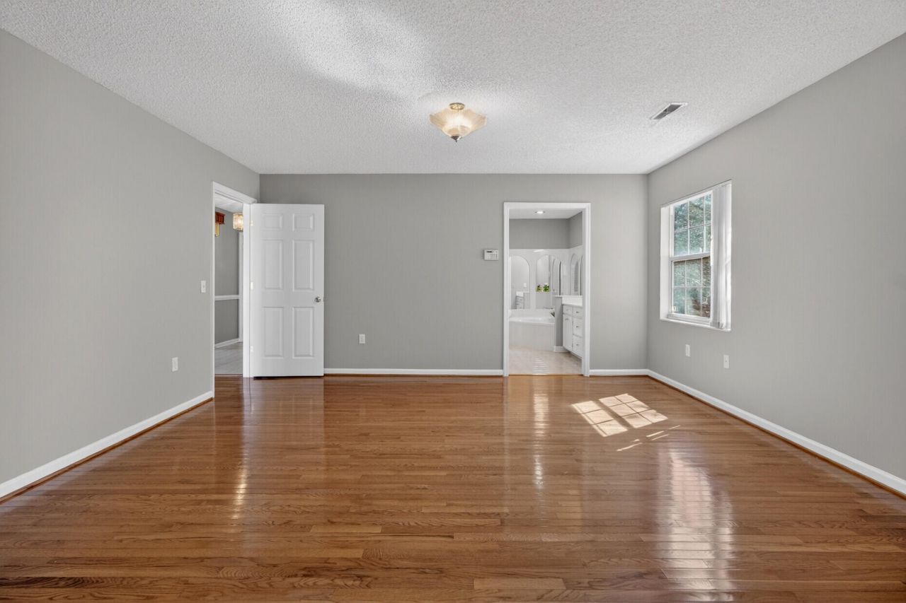 100 Hazel Drive Photo 25