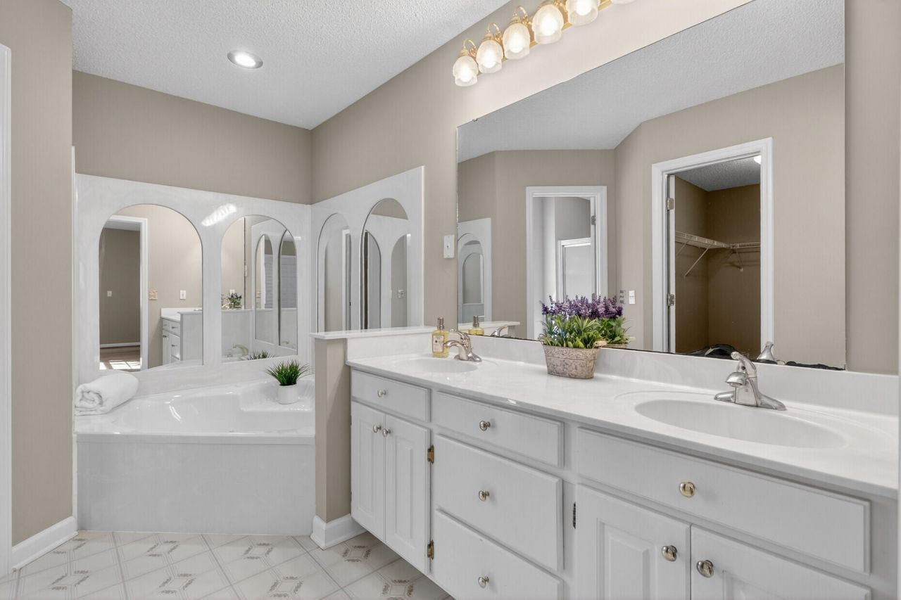 100 Hazel Drive Photo 27