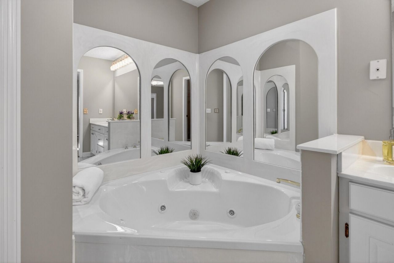 100 Hazel Drive Photo 28