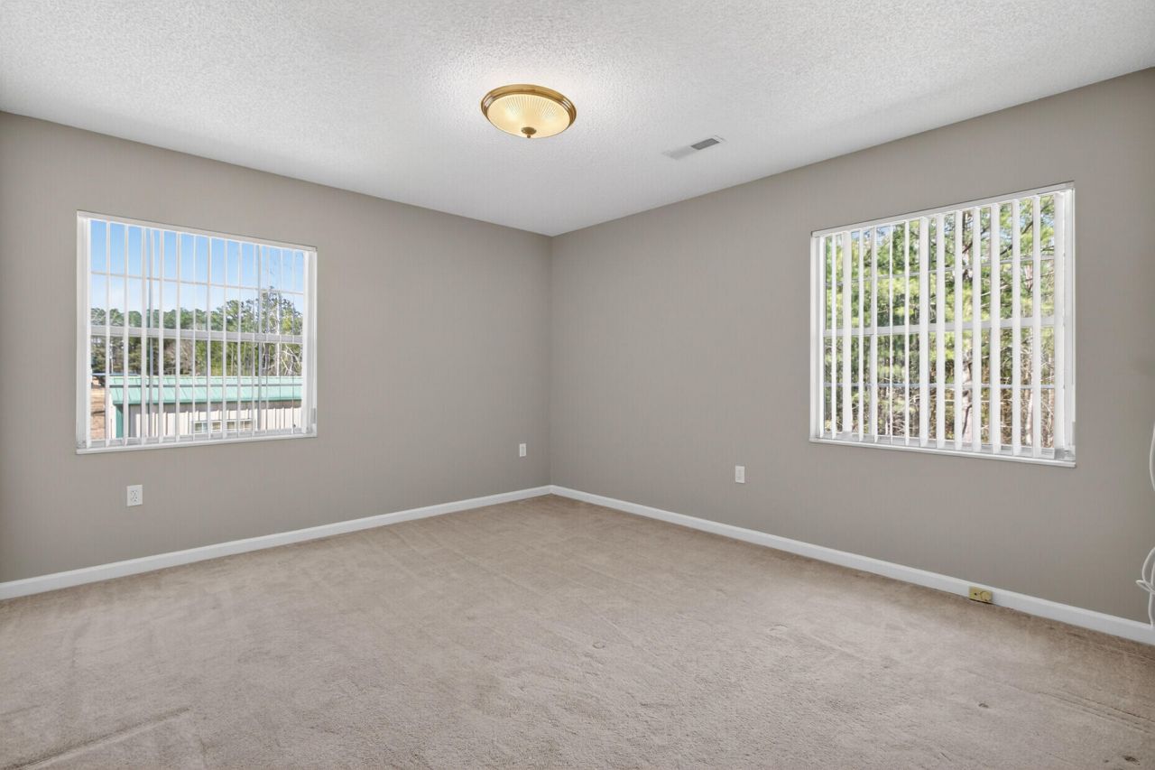 100 Hazel Drive Photo 31